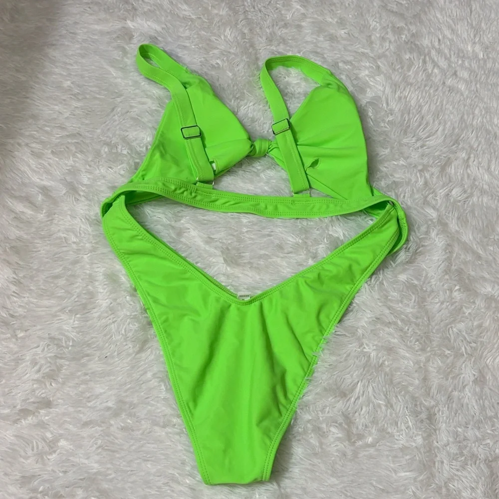 NWOT Bright Neon Green One Piece Cut Out Twist Front High Cut Cheeky Swimsuit M